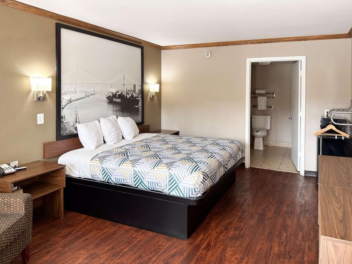 6 Ga Airport East Hotel