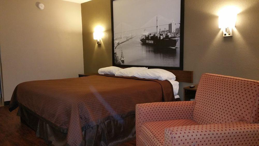 6 Ga Airport East Hotel