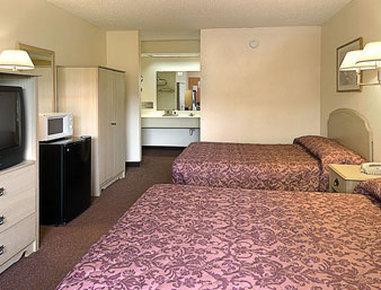 6 Ga Airport East Hotel 2*